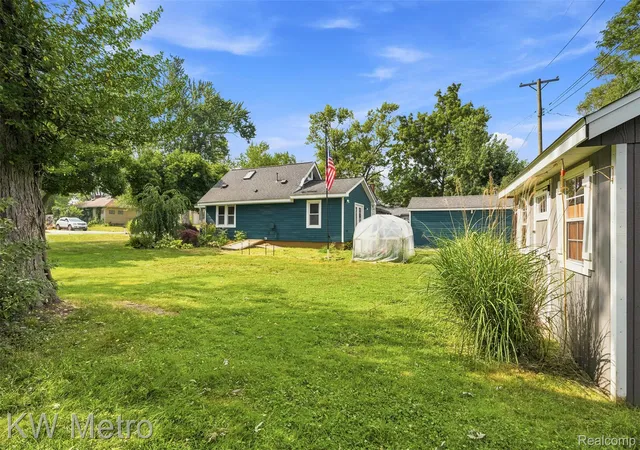 Photo 2 of Single family home for sale at 30768 Brentwood St, Southfield, MI 48076 | MLS# 20261056637 | Listing updated on 2026-08-21
