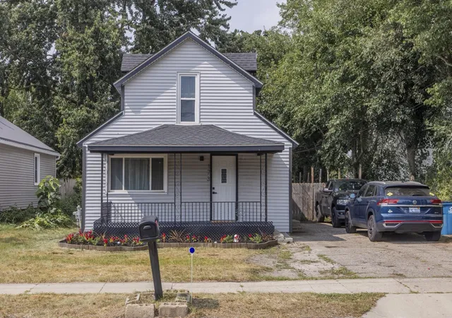 3rd image of 173 E State St, Montrose, MI 48457 | MLS# 65026037559