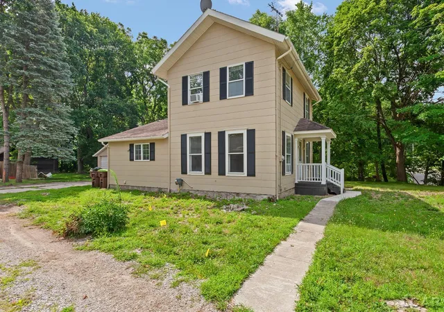 3rd image of 102 N Division St, Tecumseh, MI 49286 | MLS# 56050215730