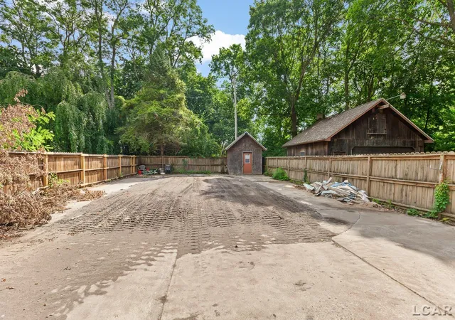 5th image of 102 N Division St, Tecumseh, MI 49286 | MLS# 56050215730