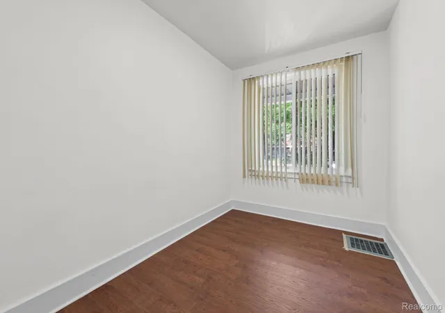 Photo 4 of Multi family home for sale at 12826 Bloom St, Hamtramck, MI 48212 | MLS# 20261056652 | Listing updated on 2026-08-31