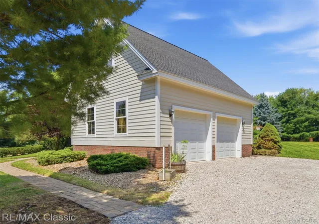 Photo 4 of Single family home for sale at 49770 7 Mile Rd, Northville, MI 48167 | MLS# 20261056653 | Listing updated on 2026-08-25