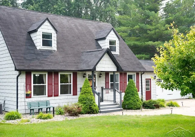 Photo 3 of Single family home for sale at 5590 Linksview Way, Gladwin, MI 48624 | MLS# 61050215738 | Listing updated on 2026-09-08
