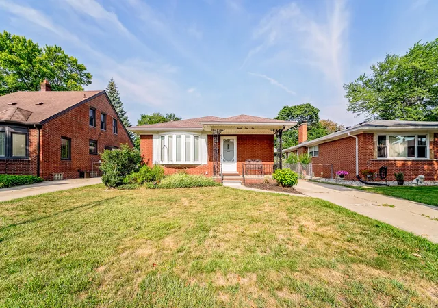 1st image of 2910 Parkwood St, Trenton, MI 48183 | MLS# 81026037576