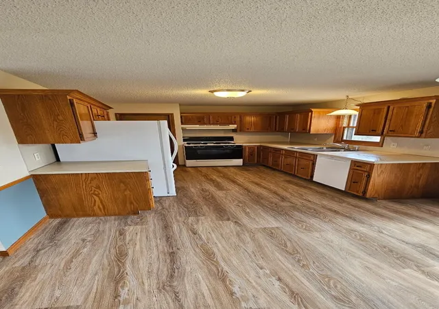 Listing Photo 3 - Condo for sale in building located at 2572-2574 Prairie St SW, Wyoming, MI 49519