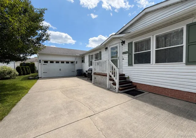Photo 3 of Single family home for sale at 551 Twin Lakes Dr, Smiths Creek, MI 48074 | MLS# 20261056677 | Listing updated on 2026-07-26