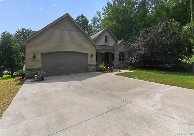 Photo 3 of Single family home for sale at 4915 Anglers Ln, Gladwin, MI 48624 | MLS# 20261056678 | Listing updated on 2026-08-27