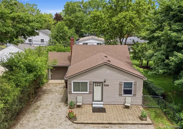 Photo 1 of Sale Pending at 8241 Janis St, Shelby Township, MI 48317 | MLS# 20261056687 | Listing updated on 2026-08-25