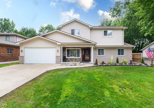 2nd image of 39745 Sylvia St, Harrison Township, MI 48045 | MLS# 58050215753