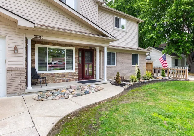 Photo 4 of Single family home for sale at 39745 Sylvia St, Harrison Township, MI 48045 | MLS# 58050215753 | Listing updated on 2026-08-26
