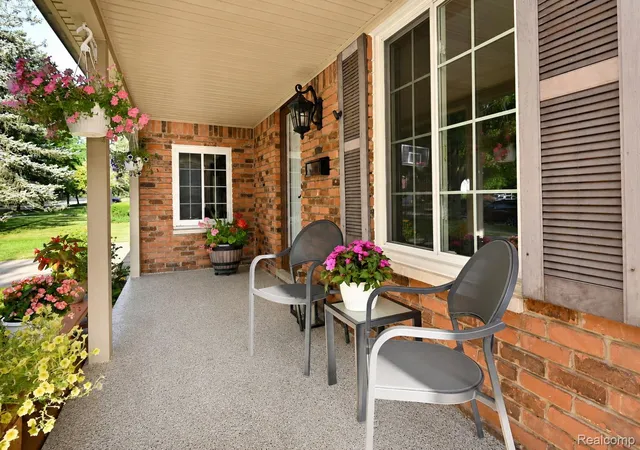 2nd image of 2032 Kristin Dr, Troy, MI 48084 | MLS# 20261056699