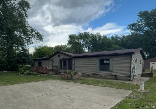 Photo 1 of Single family home for sale at 10537 Byron Rd, Byron, MI 48418 | MLS# 20261056706 | Listing updated on 2026-07-24
