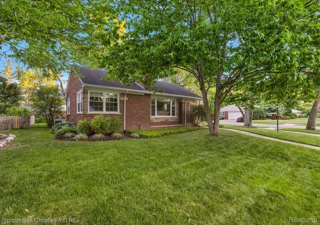 3rd image of 16051 Amherst Ave, Beverly Hills, MI 48025 | MLS# 20261056705