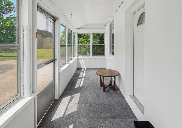 Photo 4 of Single family home for sale at 315 S Washington St, Manchester, MI 48158 | MLS# 81026037610 | Listing updated on 2026-09-18