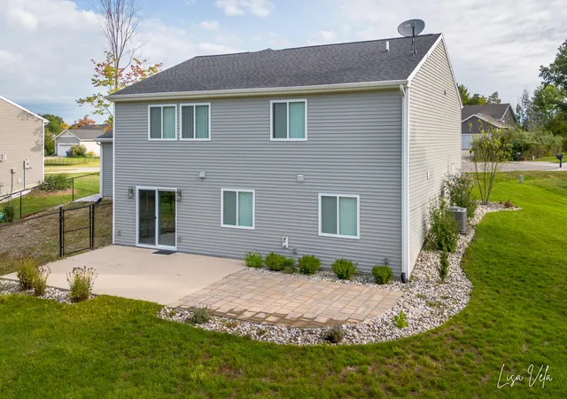 Photo 4 of Single family home for sale at 1309 Waterpoint Ct, Whitehall, MI 49461 | MLS# 71026037609 | Listing updated on 2026-09-14