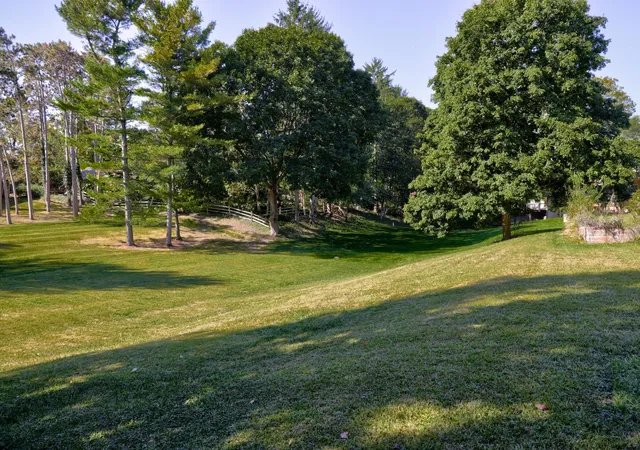 Photo 3 of Single family home for sale at 1817 S Walmont Rd, Jackson, MI 49203 | MLS# 55026037607 | Listing updated on 2026-09-17