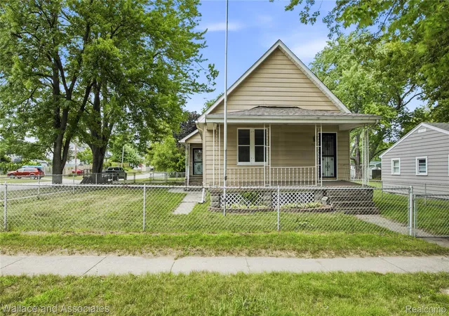Photo 1 of Single family home for sale at 1429 Division St, Port Huron, MI 48060 | MLS# 20261056723 | Listing updated on 2026-08-30