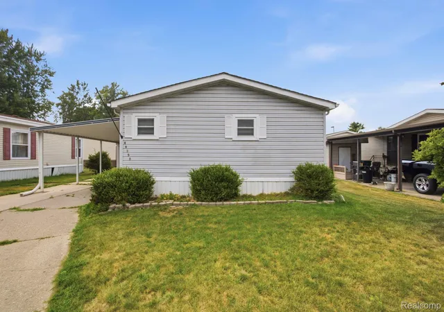 Photo 4 of Single family home for sale at 49153 Cranberry Ct, Shelby Township, MI 48315 | MLS# 20261056733 | Listing updated on 2026-08-01