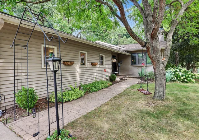 Photo 3 of Single family home for sale at 507 Floral Dr, Belding, MI 48809 | MLS# 65026037622 | Listing updated on 2026-09-19