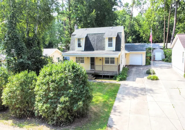 image of 10887 3rd St, Stanwood, MI 49346 | MLS# 72026037623