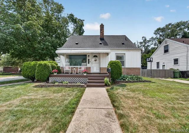 Photo 1 of Single family home for sale at 15807 Meyer Ave, Allen Park, MI 48101 | MLS# 20261056750 | Listing updated on 2026-08-24