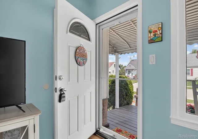 Photo 4 of Single family home for sale at 15807 Meyer Ave, Allen Park, MI 48101 | MLS# 20261056750 | Listing updated on 2026-08-24