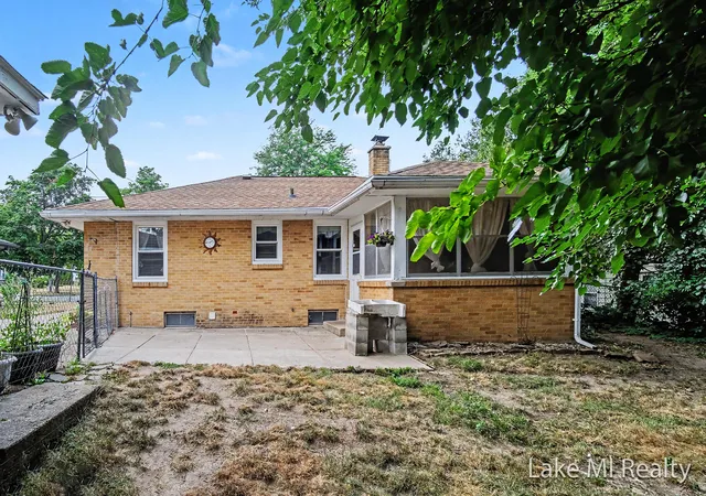 Photo 4 of Single family home for sale at 938 Calvary Ave NW, Grand Rapids, MI 49504 | MLS# 65026037631 | Listing updated on 2026-10-03