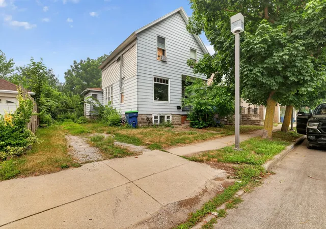 Photo 1 of Single family home for sale at 909 N Johnson St, Bay City, MI 48708 | MLS# 69026037634 | Listing updated on 2026-09-11