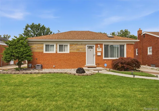 Photo 1 of Single family home for sale at 24575 Beck Ave, Eastpointe, MI 48021 | MLS# 20261056756 | Listing updated on 2026-09-17