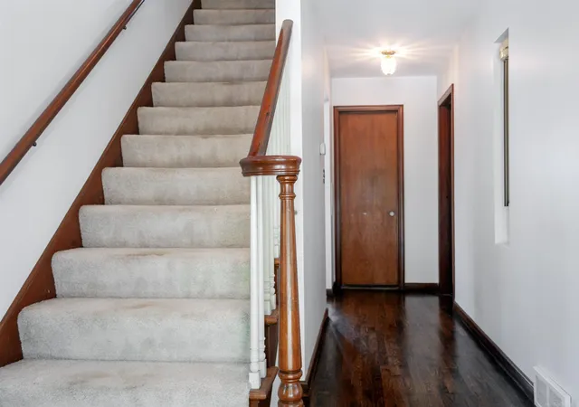 1st image of 1723 Hawthorne Rd, Grosse Pointe Woods, MI 48236 | MLS# 58050215768