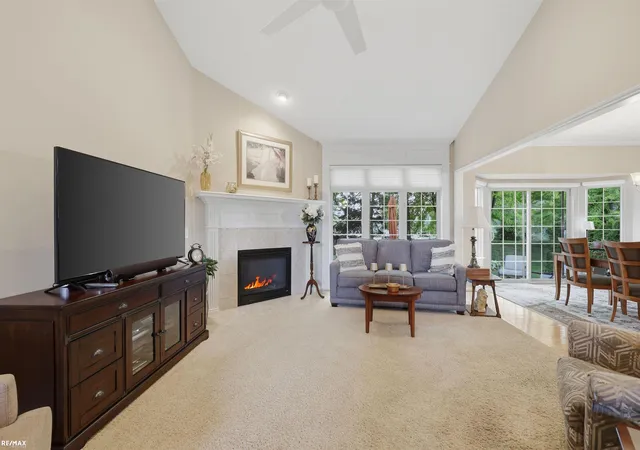 Listing Photo 3 - Condo for sale in building located at 2660 Ridgecrest Dr, Shelby Township, MI 48316