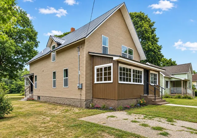 Photo 1 of Single family home for sale at 198 E Angel Ave, Barryton, MI 49305 | MLS# 78080071346 | Listing updated on 2026-09-18