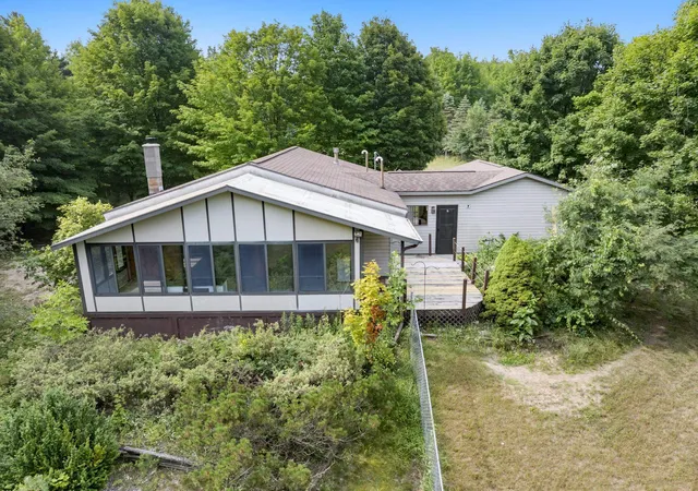 Photo 2 of Single family home for sale at 7788 Love Rd, Benzonia, MI 49616 | MLS# 78080071348 | Listing updated on 2026-08-19