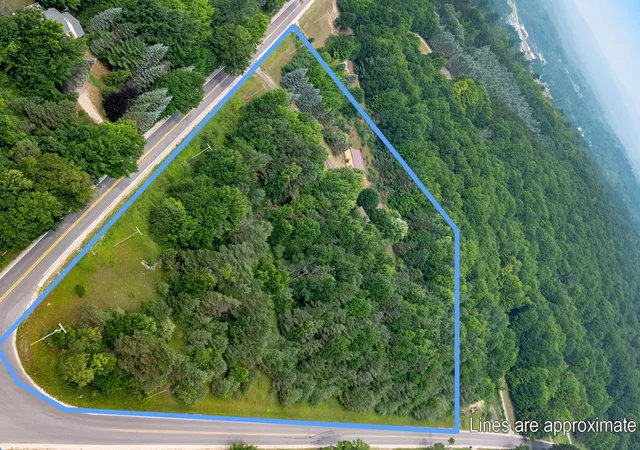 Photo 3 of Single family home for sale at 7788 Love Rd, Benzonia, MI 49616 | MLS# 78080071348 | Listing updated on 2026-08-19