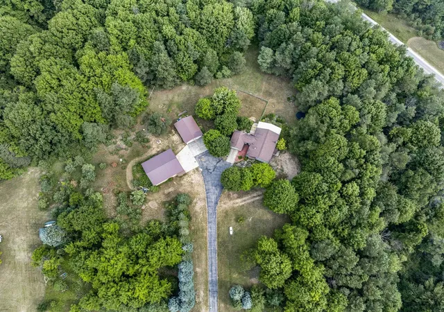 Photo 3 of Single family home for sale at 7788 Love Rd, Benzonia, MI 49616 | MLS# 78080071348 | Listing updated on 2026-08-19