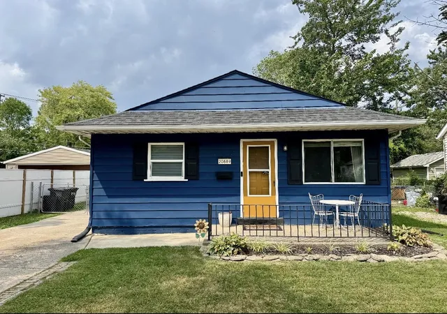 1st image of 20889 E Ridgemont Rd, Harper Woods, MI 48225 | MLS# 81026037638