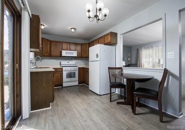 Photo 4 of Single family home for sale at 655 Georgia Ave, Marysville, MI 48040 | MLS# 20261056772 | Listing updated on 2026-09-13