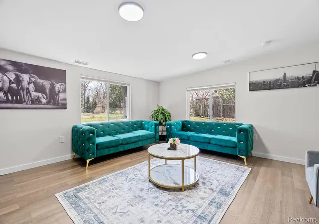 Photo 4 of Single family home for sale at 615 W Hodge Ave, Lansing, MI 48910 | MLS# 20261056781 | Listing updated on 2026-09-11