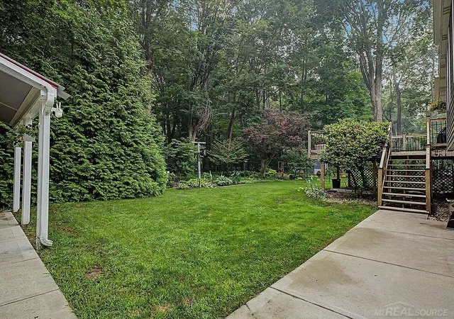 Photo 3 of Single family home for sale at 1571 Waukazoo Dr, Holland, MI 49424 | MLS# 58050215783 | Listing updated on 2026-08-03