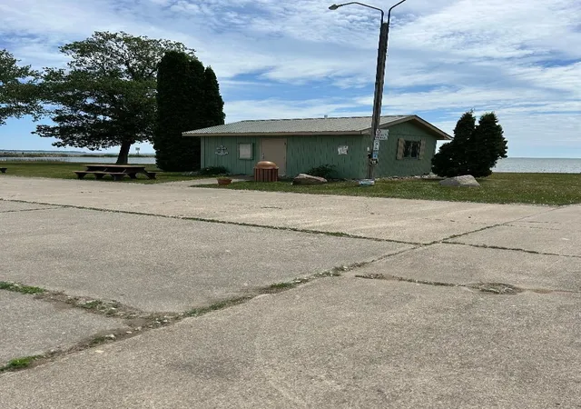 2nd image of 3676 E Michigan Ave, Au Gres, MI 48703 | MLS# 77080071352