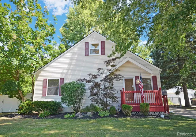 Photo 1 of Single family home for sale at 26550 Oakland St, Roseville, MI 48066 | MLS# 20261056800 | Listing updated on 2026-09-15