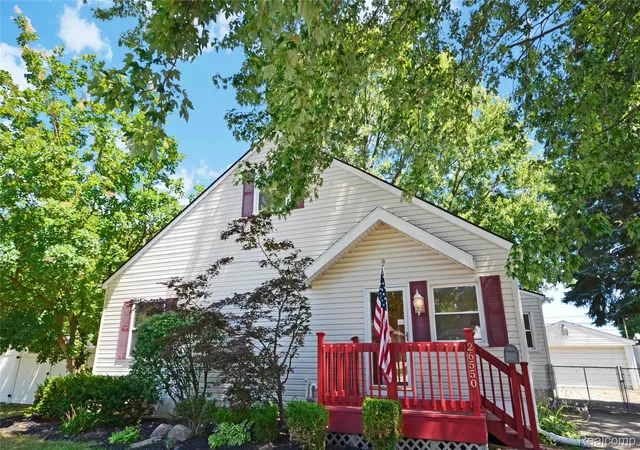 Photo 3 of Single family home for sale at 26550 Oakland St, Roseville, MI 48066 | MLS# 20261056800 | Listing updated on 2026-09-15