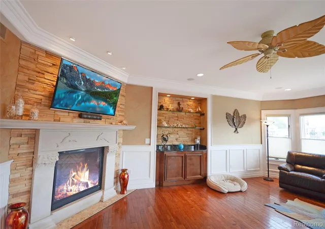 5th image of 38048 Huron Pointe Dr, Harrison Township, MI 48045 | MLS# 20261056821