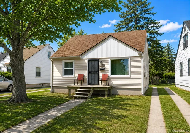 Photo 1 of Single family home for sale at 15847 Chatham St, Detroit, MI 48223 | MLS# 20261056822 | Listing updated on 2026-09-22