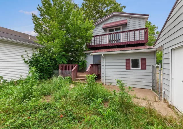 Photo 3 of Single family home for sale at 124 Bent Oak Ave, Adrian, MI 49221 | MLS# 56050215791 | Listing updated on 2026-10-06
