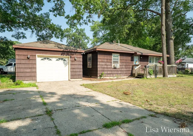 2nd image of 2190 W Sherman Blvd, Muskegon, MI 49441 | MLS# 65026037662