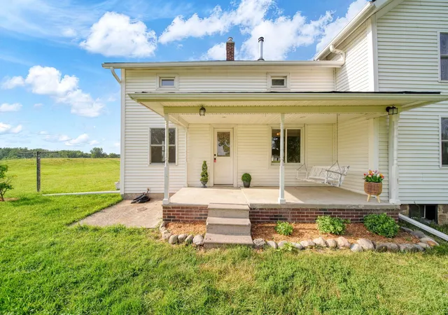 Photo 2 of Single family home for sale at 7760 Willow Rd, Clinton, MI 49236 | MLS# 81026037658 | Listing updated on 2026-08-19