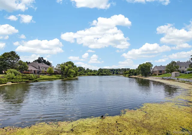 29th image of 22204 Pondview, Novi, MI 48375 | MLS# 20261056825