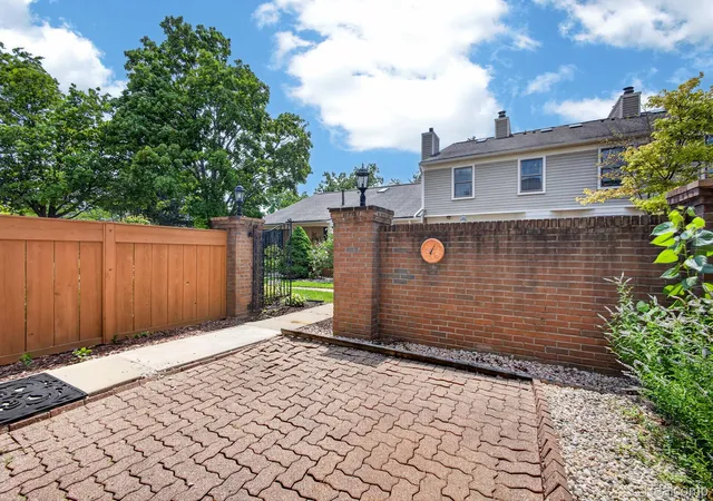 3rd image of 22204 Pondview, Novi, MI 48375 | MLS# 20261056825