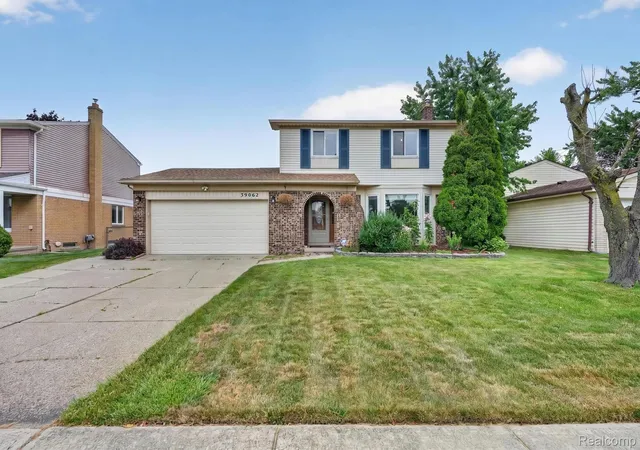 Photo 3 of Single family home for sale at 39062 Hyland Dr, Sterling Heights, MI 48310 | MLS# 20261056832 | Listing updated on 2026-09-21